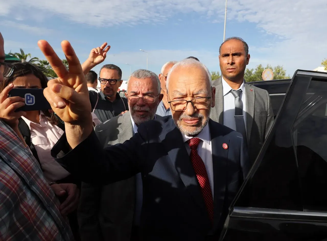 Tunus'ta siyasi kriz tırmanıyor Eski Meclis Başkanı Gannuşi açlık grevine başladı