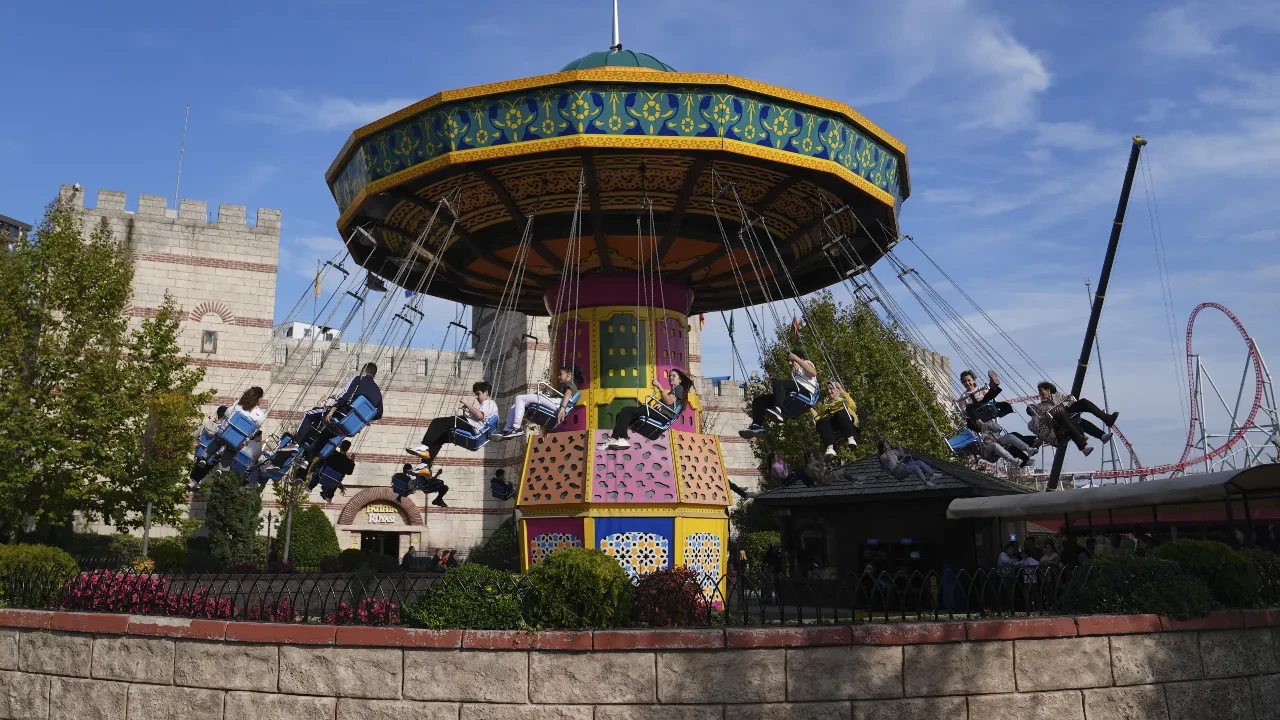 Ara tatil başladı, aileler çocuklarını eğlendirmek için dışarı akın etti