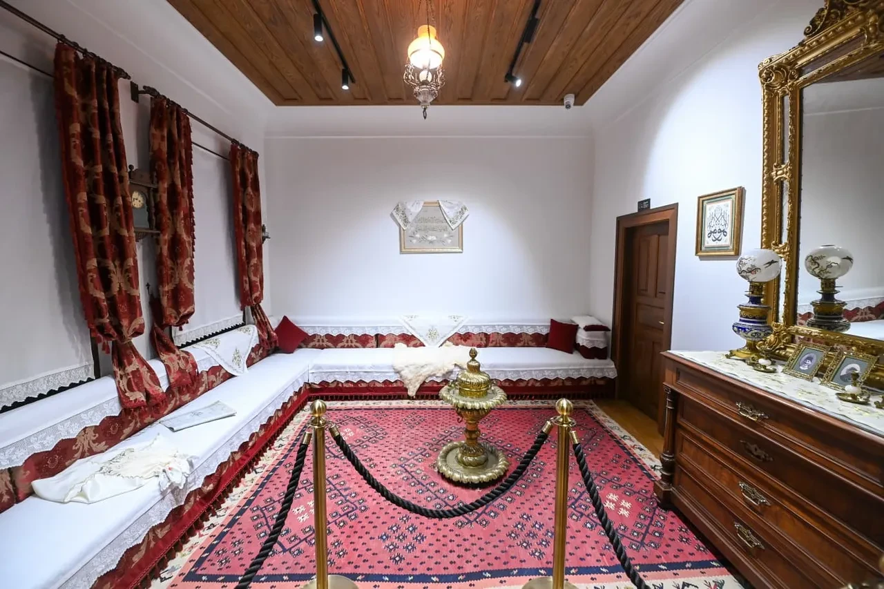 Atatürk ve ailesinin eşyaları yıllar sonra Selanik'teki evinde