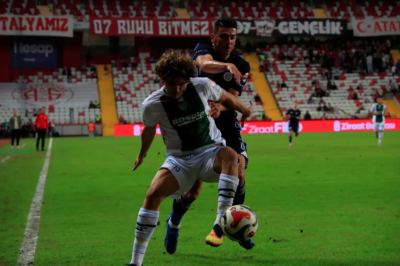 Bursaspor maçı hangi kanalda, nereden canlı izlenir? Güzide Gebzespor Bursaspor maçı saat kaçta oynanacağı netleşti