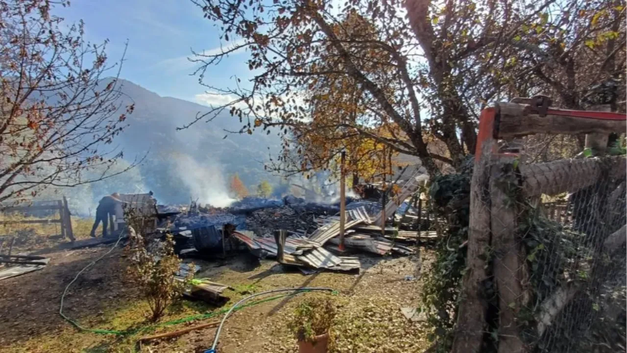 Evden geriye sadece toz kaldı!