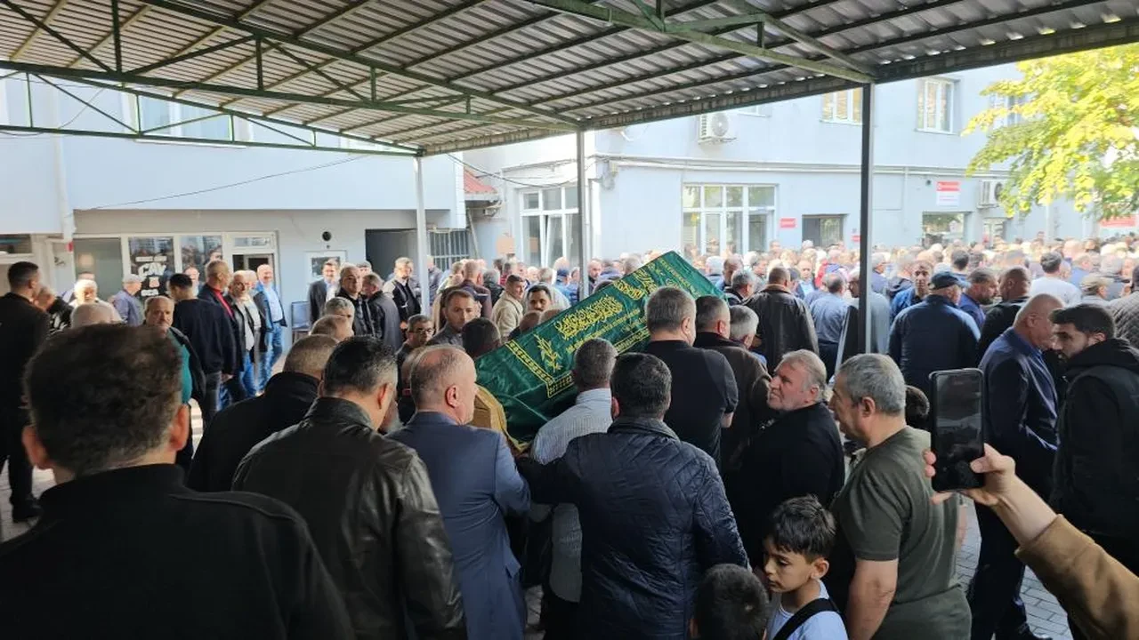 Evinde ölü olarak bulunmuştu... Cinayet şüphesi derinleşiyor