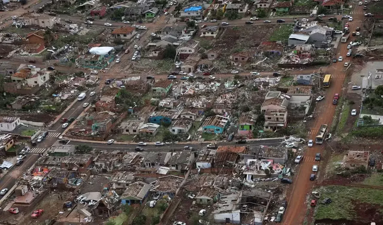 Hızı 250 kilometreyi bulan kasırga Brezilya'da ölümlere neden oldu