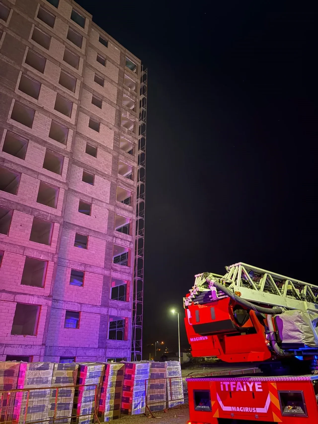 Kayseri'de intihara kalkışan kadını polis kurtardı