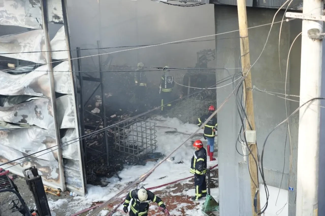 Kocaeli'de parfüm deposundaki yangında ölenlere küfür ettiler! Skandal paylaşımlar şoke etti