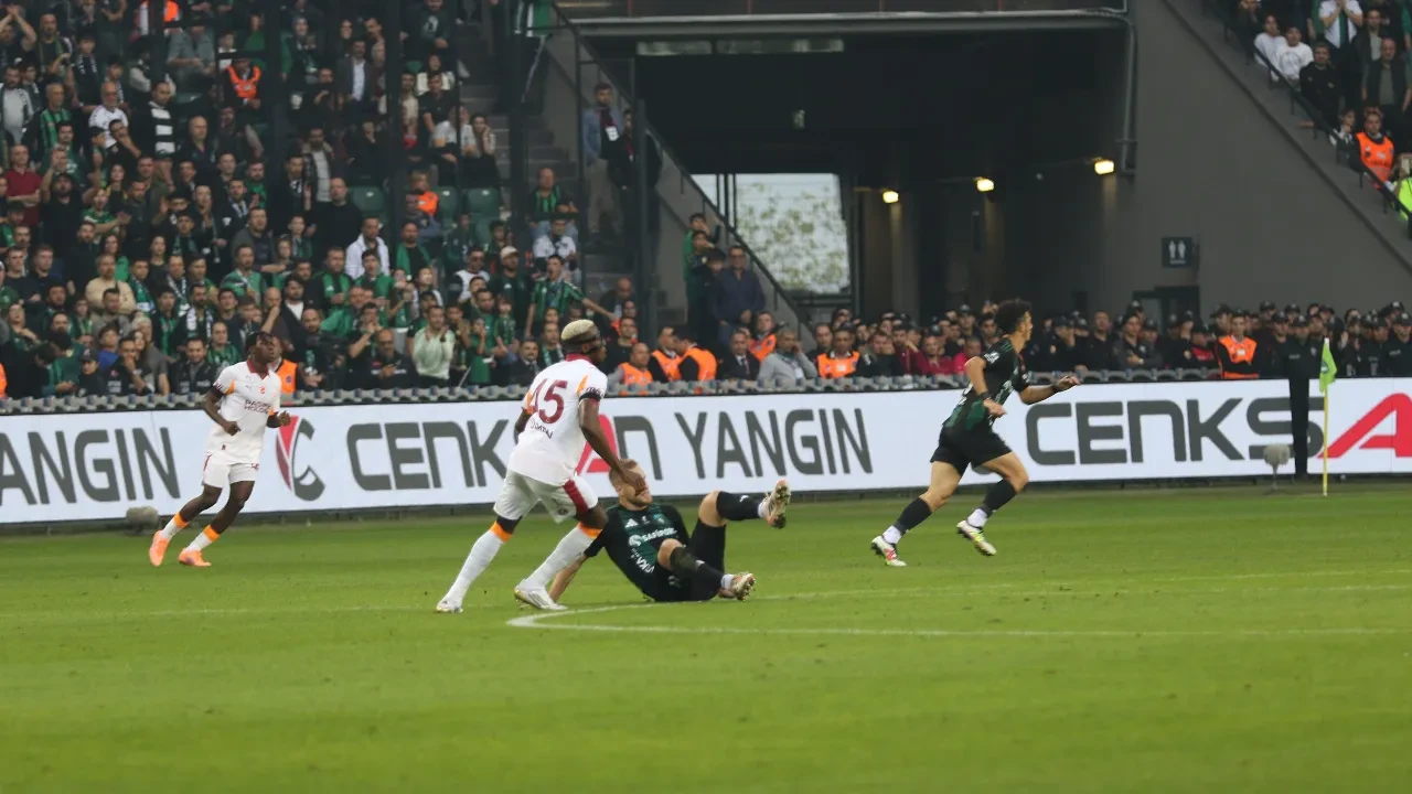 Kocaelispor Galatasaray maç sonucu kaç kaç? Lidere Kocaelispor darbesi