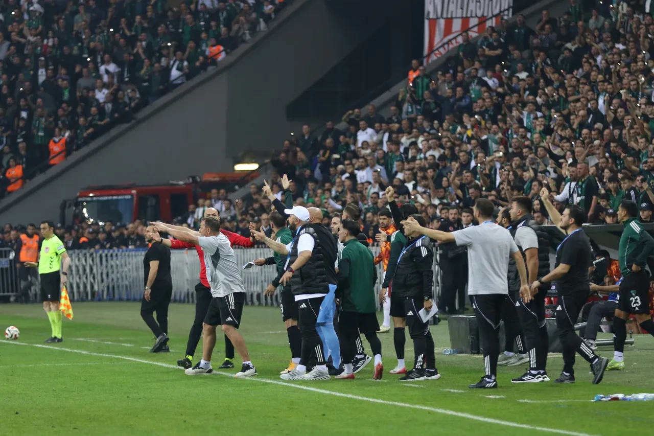 Kocaelispor Galatasaray maç sonucu kaç kaç? Lidere Kocaelispor darbesi