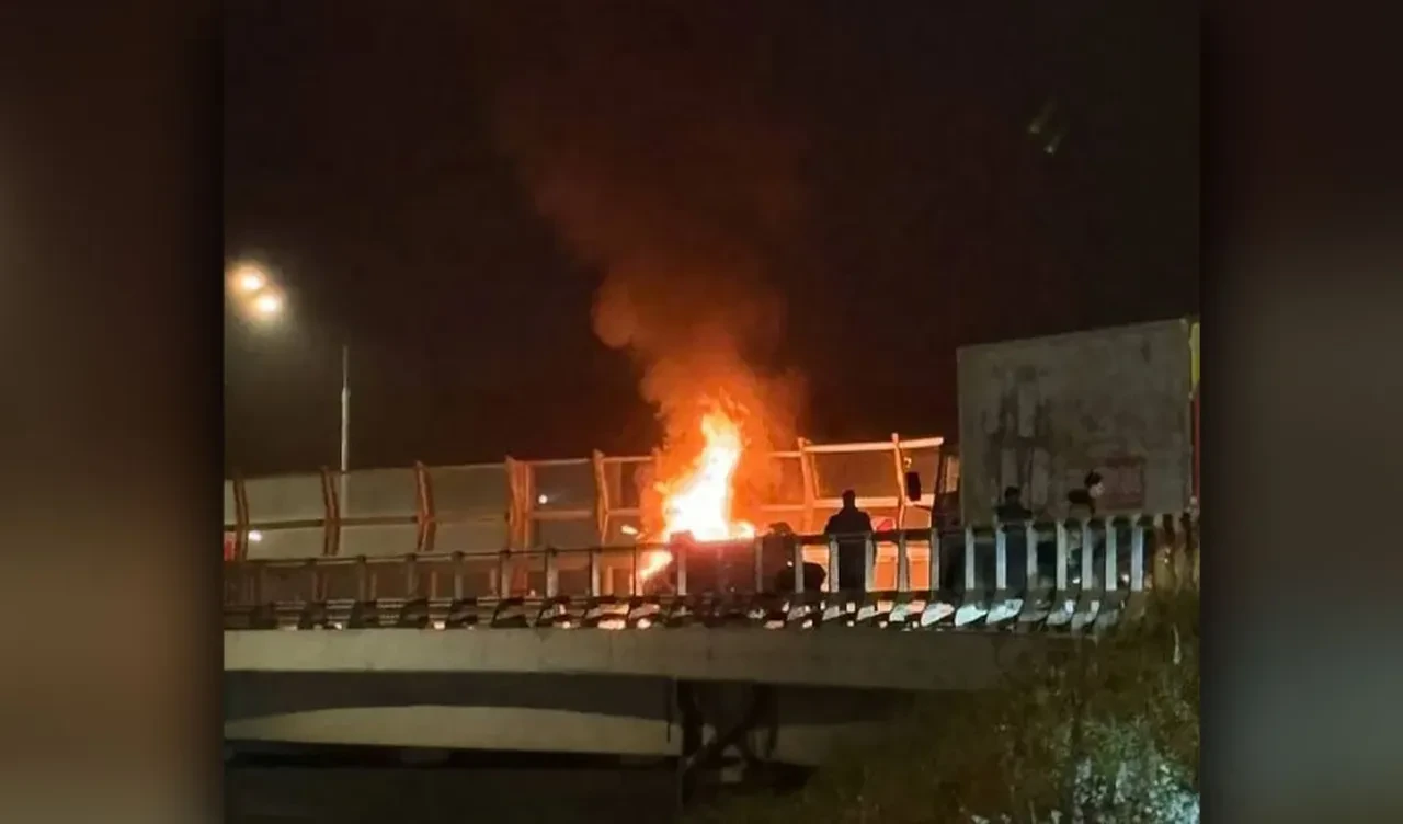 Kripto milyoneri Lamborghini ile taklalar attı, arabadaki paralar otoyola saçıldı