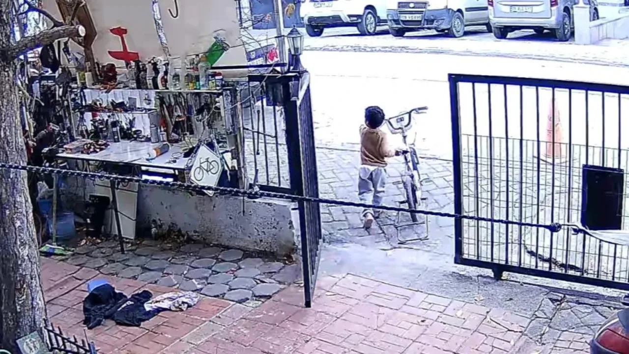 Küçük çocukların hırsızlık anları kamerada! Vatandaştan ilginç isyan