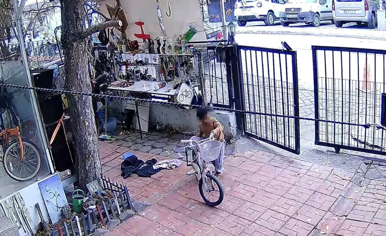 Küçük çocukların hırsızlık anları kamerada! Vatandaştan ilginç isyan