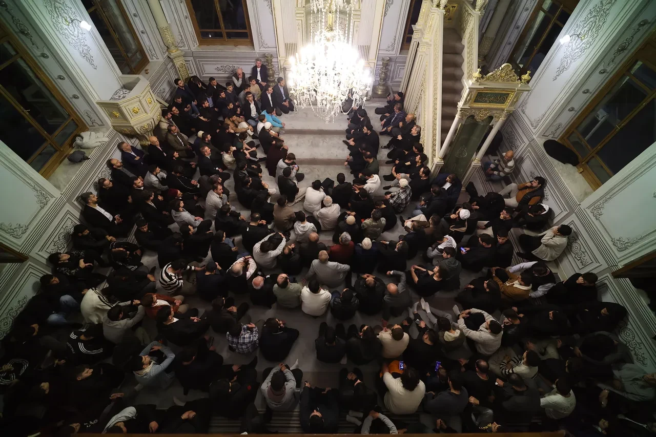 TÜGVA’lı gençler sabah namazında buluştu