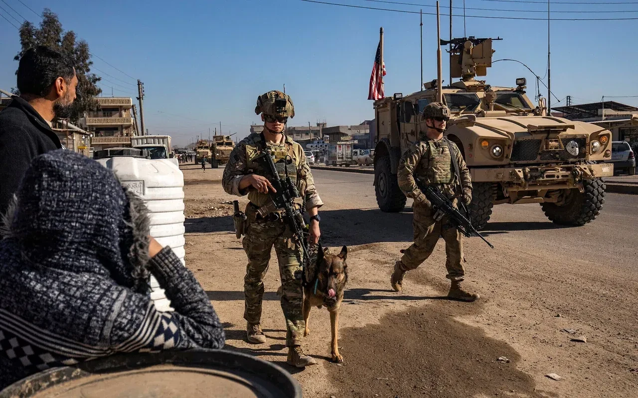 ABD ve Suriye güçlerinden DEAŞ'a ortak darbe! Silah depoları ve 130'dan fazla mühimmat imha edildi