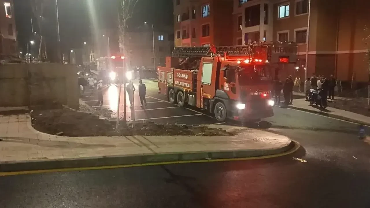 Adıyaman deprem konutlarında şarjda bırakılan cep telefonu bataryası patladı