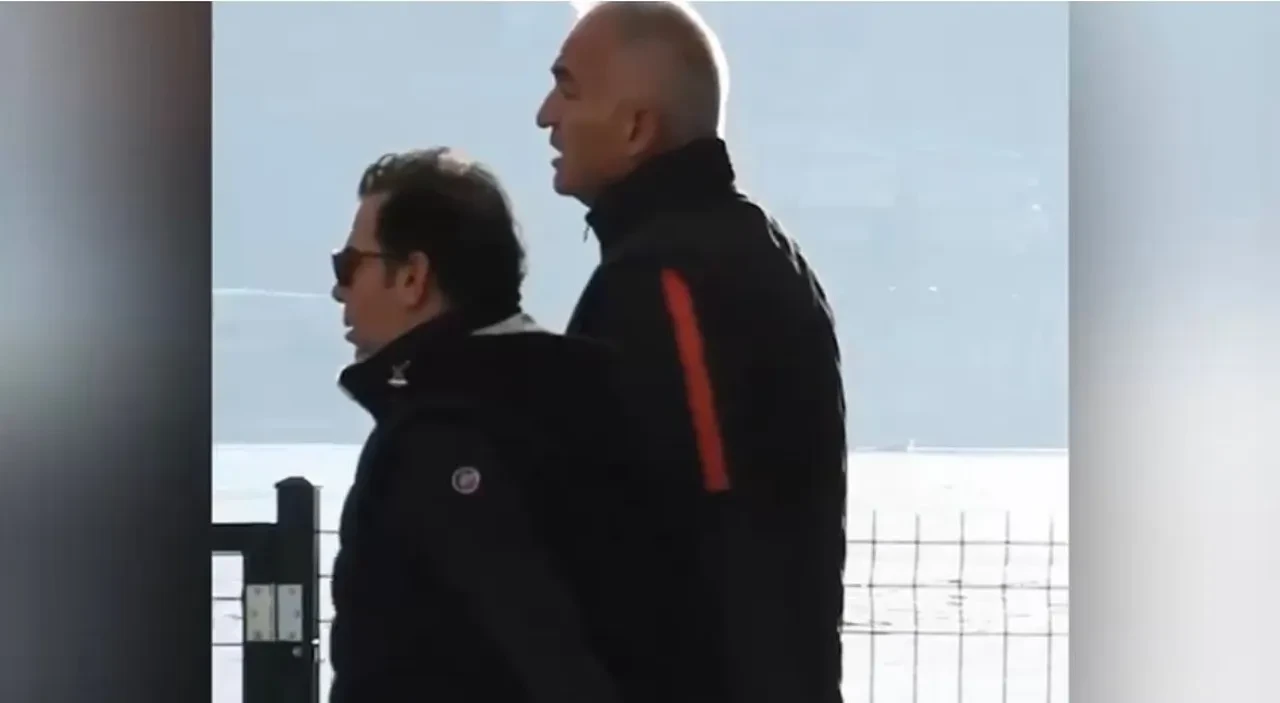 Bakan Ersoy, Bebek sahilinde yürüyüş yaparken görüntülendi! Siyasette nadir görülen kare 