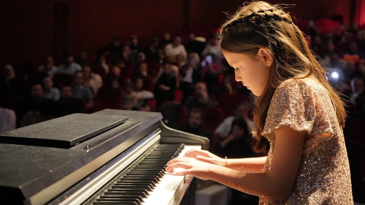 Bilecik'ten yanan ormanlara notalarla umut! Genç piyanistler Kıbrıs sahnesine hazırlanıyor
