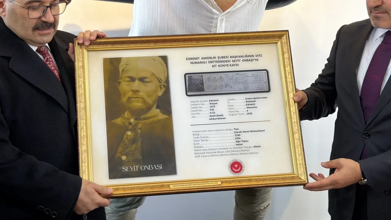 Çanakkale kahramanı Seyit Onbaşı'nın gençlik fotoğrafı ve künye defteri ortaya çıktı