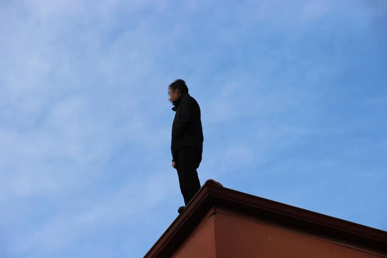 Çekirdek çitleyerek izlediler! Çorum'da intihar girişimini emniyet müdürü engelledi