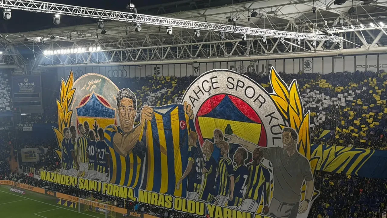 /spor/fenerbahce-galatasaray-derbisi-super-lig-canli-mac-anlatimi-3267427