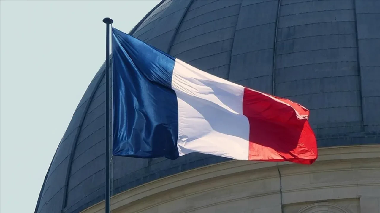 Fransa'da Kur'an-ı Kerim'e ve Türk derneğine alçak saldırı!