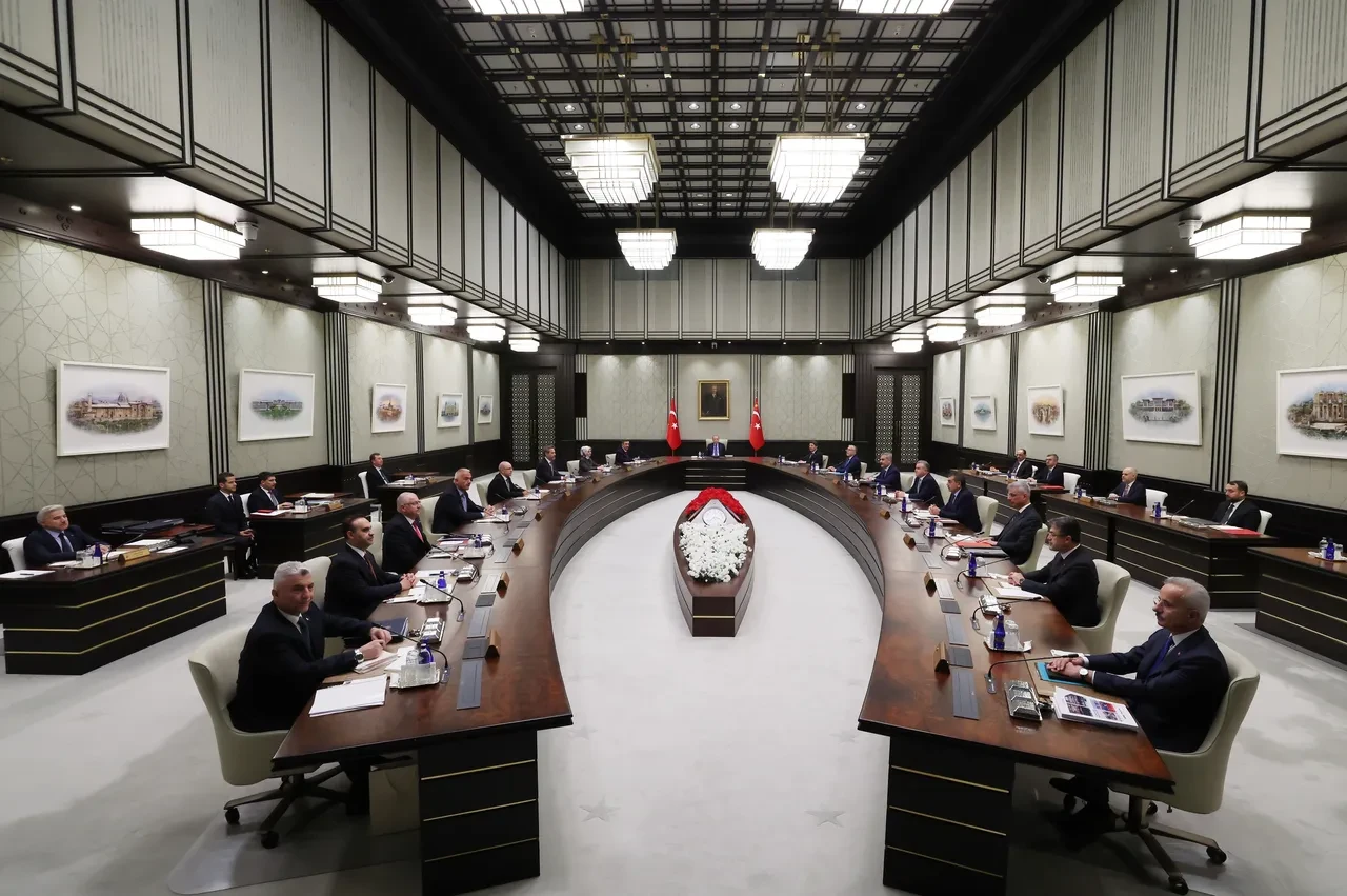 Kabine bugün toplanıyor! İşte masadaki başlıklar