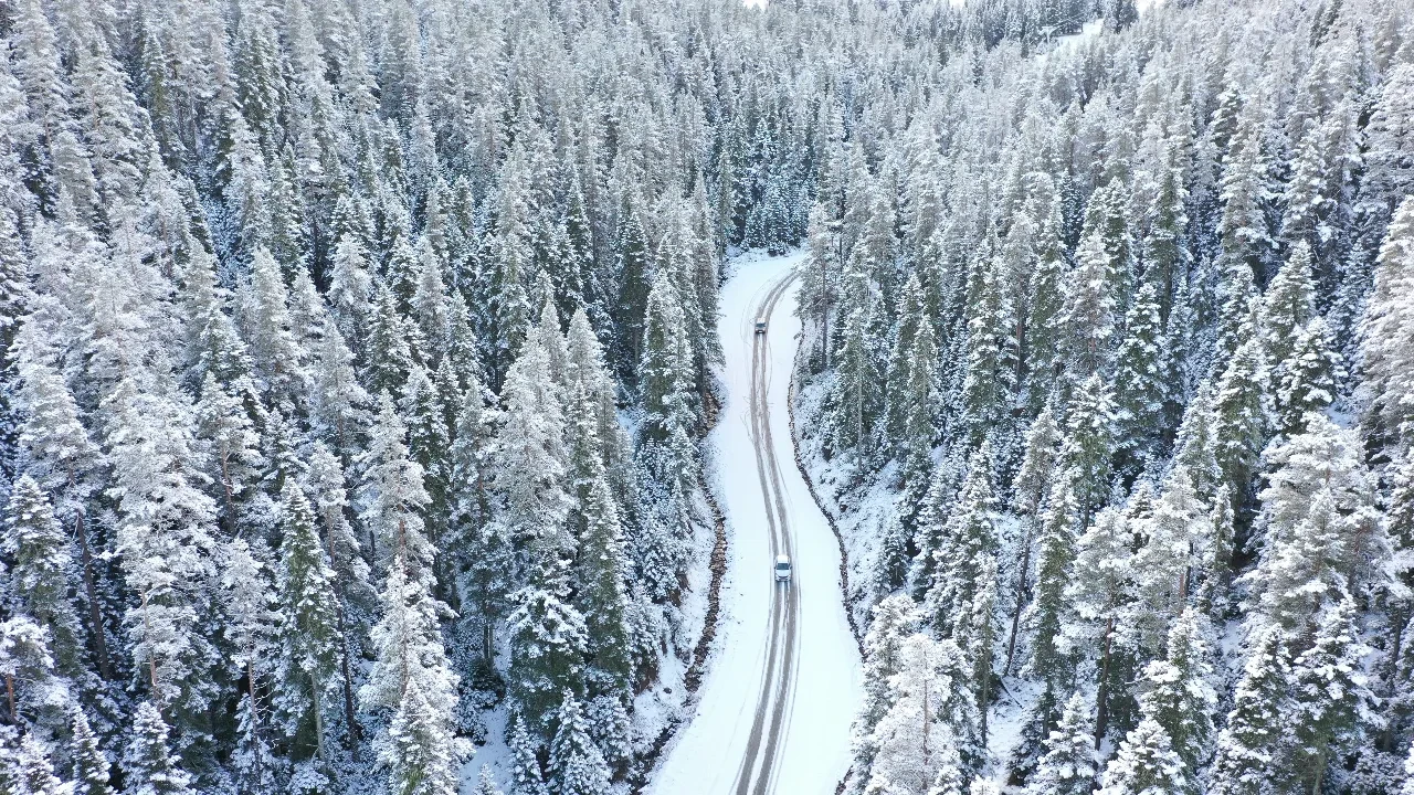 Kar yağışı İstanbul'un kapısında! Bolu'da kar kalınlığı 10 santimetreye ulaştı: Aralıksız yağıyor 