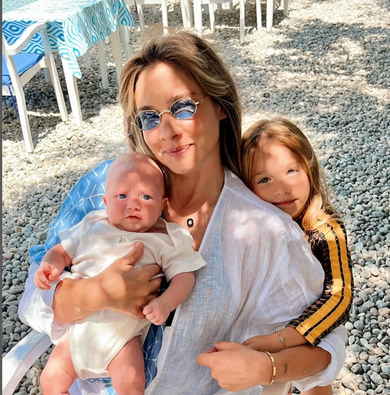 Müge Boz ve Caner Erdeniz çifti İngiltere'ye taşındı! Gerekçeleri eleştiri aldı