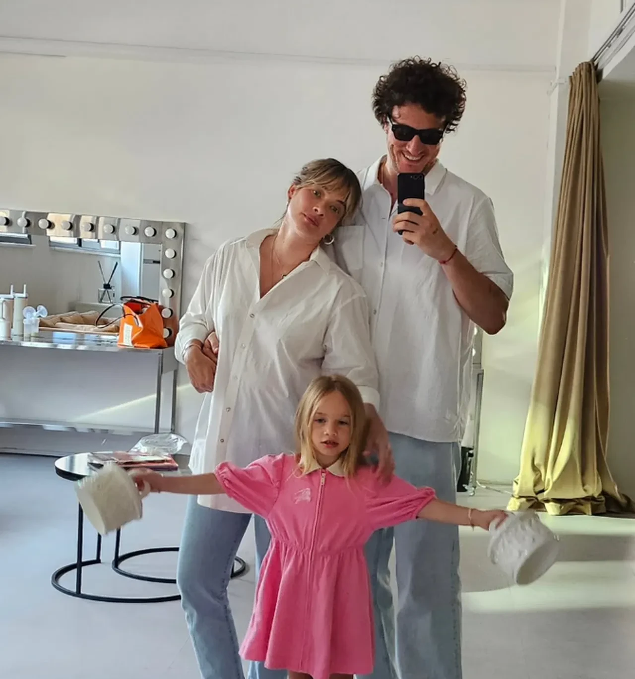 Müge Boz ve Caner Erdeniz çifti İngiltere'ye taşındı! Gerekçeleri eleştiri aldı