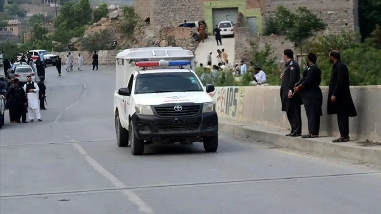Pakistan'da intihar saldırısı: Ölü ve yaralılar var