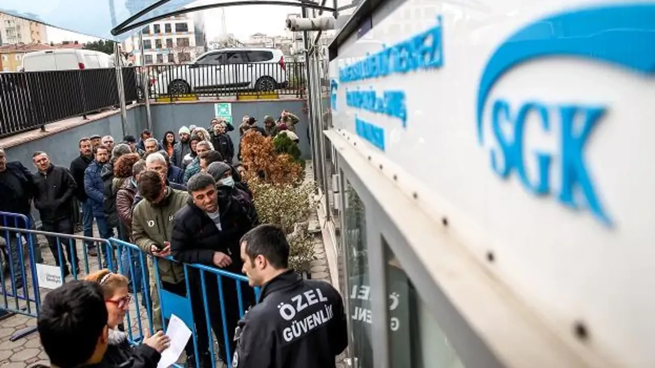Sigorta başlangıç tarihi geri çekilecek mi? AYM kararını verdi! Borçlanma yapan vatandaşları yakından ilgilendiriyor 