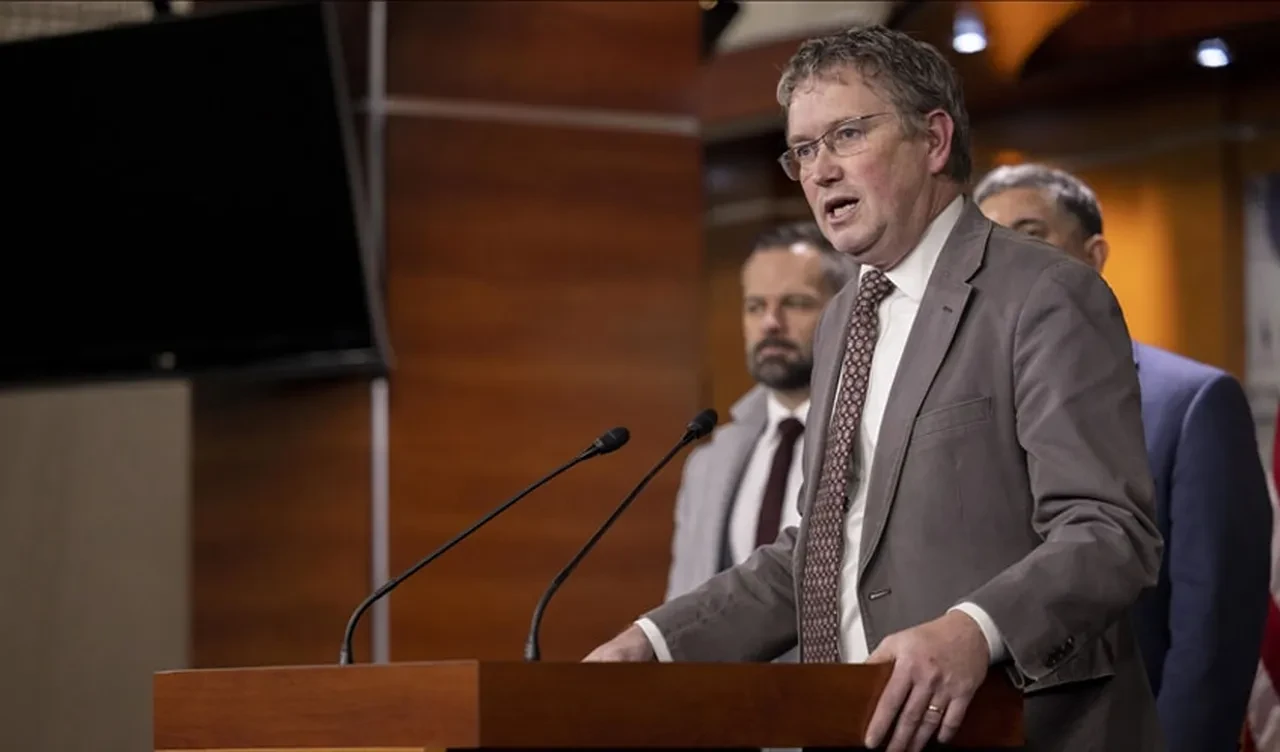 ABD Kongresi'nde NATO krizi! 'Soğuk Savaş kalıntısı' deyip kongrenin yolunu tuttu