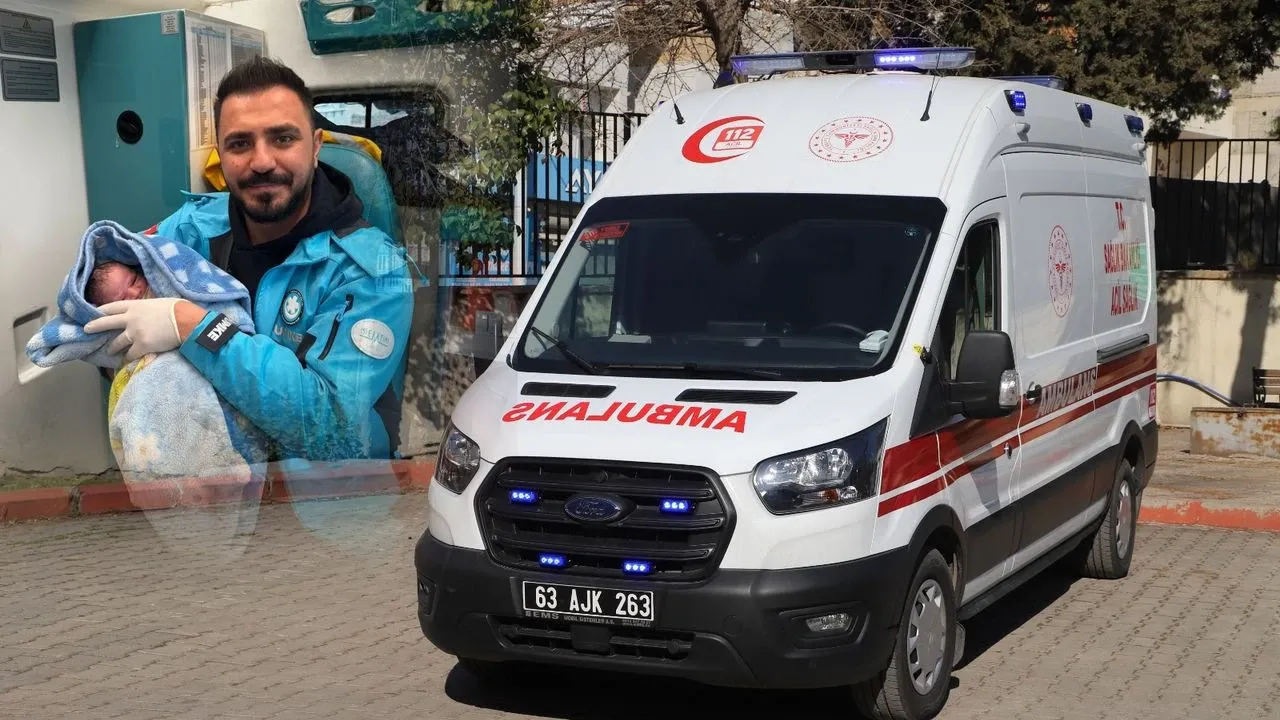 Ambulansta doğum yaptı, sağlık personeline söyledikleri duygulandırdı