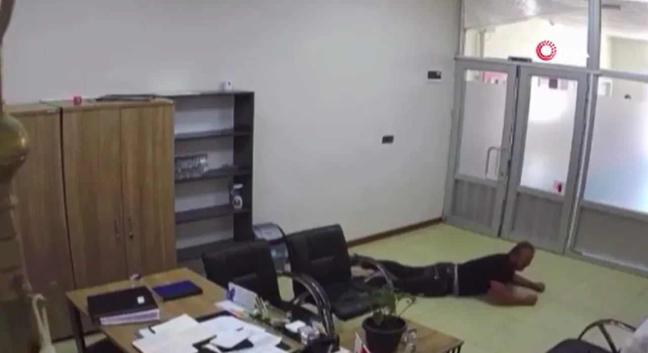 Belediye önünde kendini ateşe vermişti! 5 çocuk babasının bulunduğu kamera kayıtları ortaya çıktı