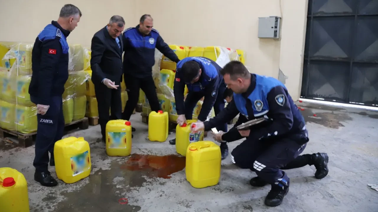 Yok böyle sahtecilik! Ayçiçek yağı diye su göndereceklerdi