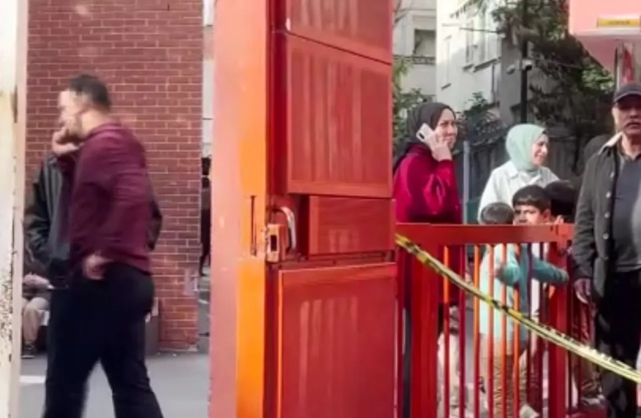 İstanbul'da bir okulda kırmızı alarm! Anında tahliye edildi: Olay yerine çok sayıda ekip yönlendirildi