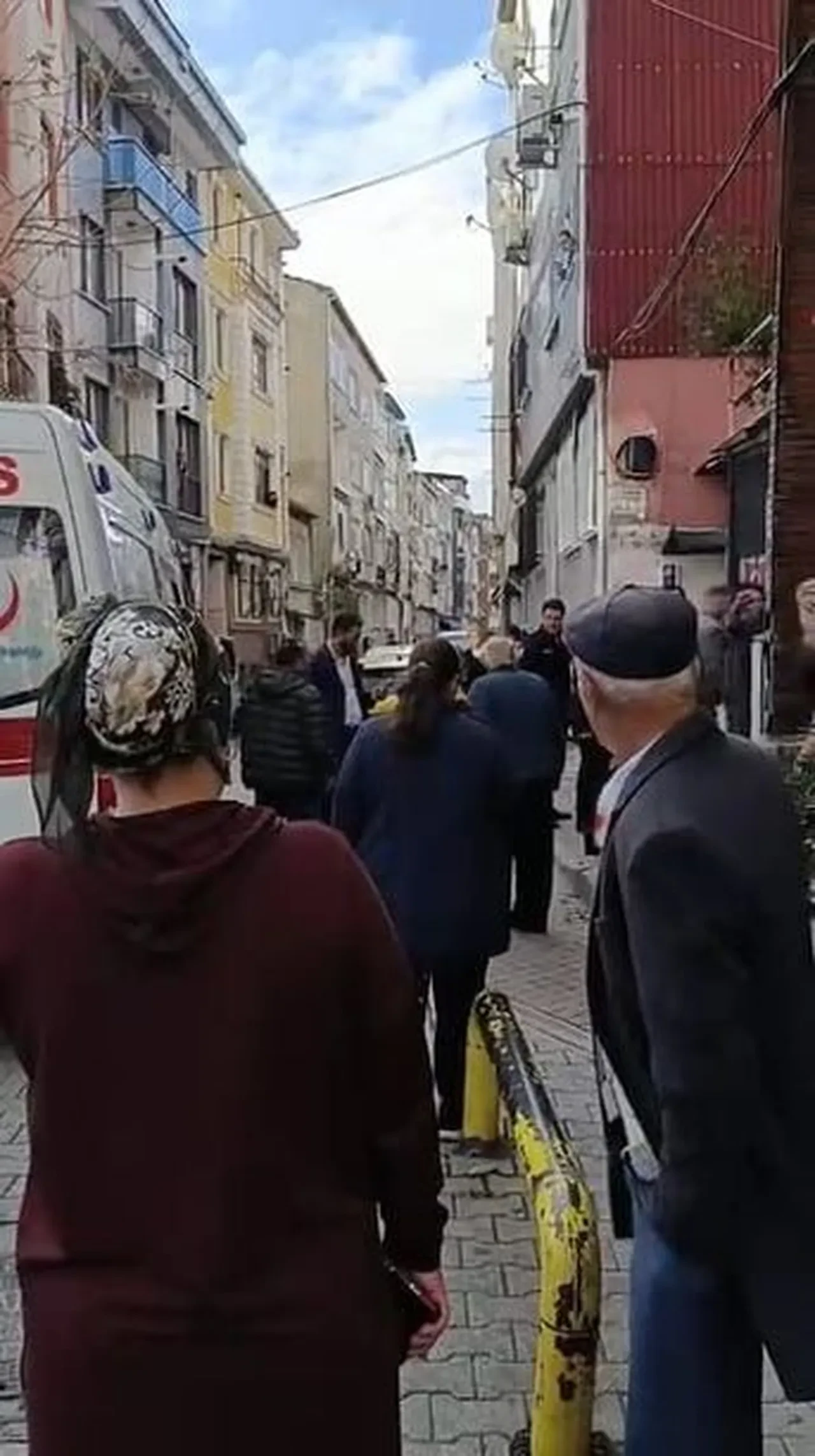 İstanbul'da sokak ortasında dehşet: Kiracı tartıştığı ev sahibini öldürdü!