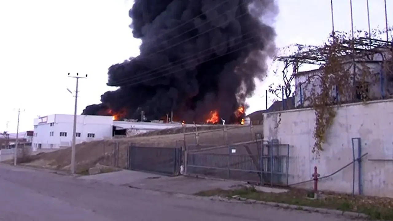 Kırıkkale'de kimya fabrikasında korkutan yangın