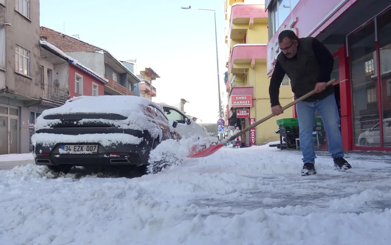 Meteoroloji 9 ili tek tek uyardı! Kuvvetli kar yağışı geliyor: Lapa lapa yağacak