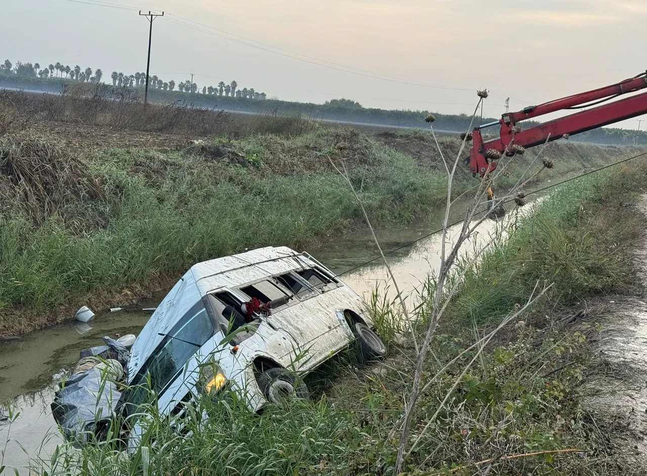 Tarım işçilerini taşıyan servis sulama kanalına uçtu: Çok sayıda yaralı var