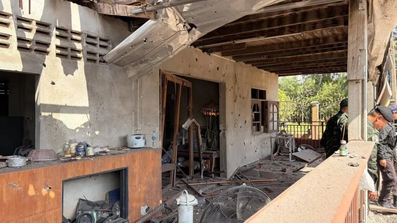 Tayland ve Kamboçya arasında sular durulmadı: Can kaybı artıyor, yüz binlerce sivil tahliye edildi