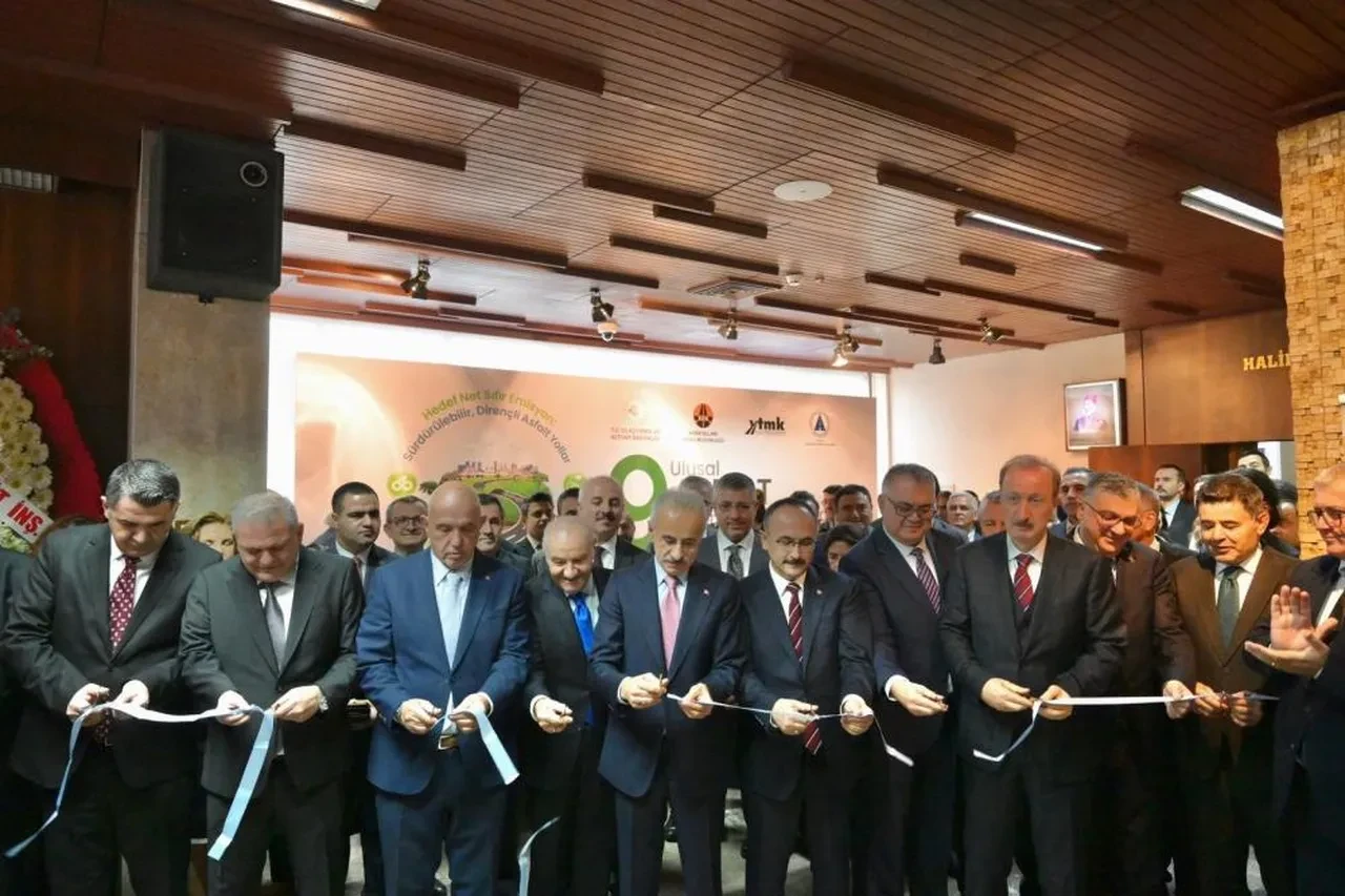 Bakan Uraloğlu: Otoyol artış hızında Avrupa'da 1'inci sıradayız