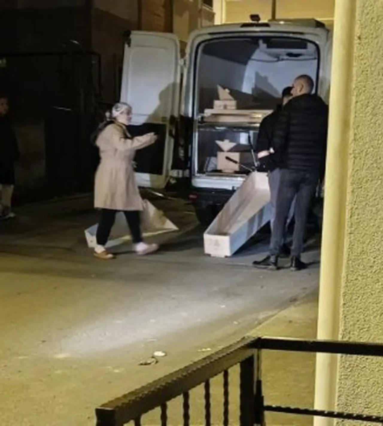 Bir kadın çocuklarının önünde katledildi! Komşuları defalarca uyarmış: "Bu seni bir gün öldürecek"