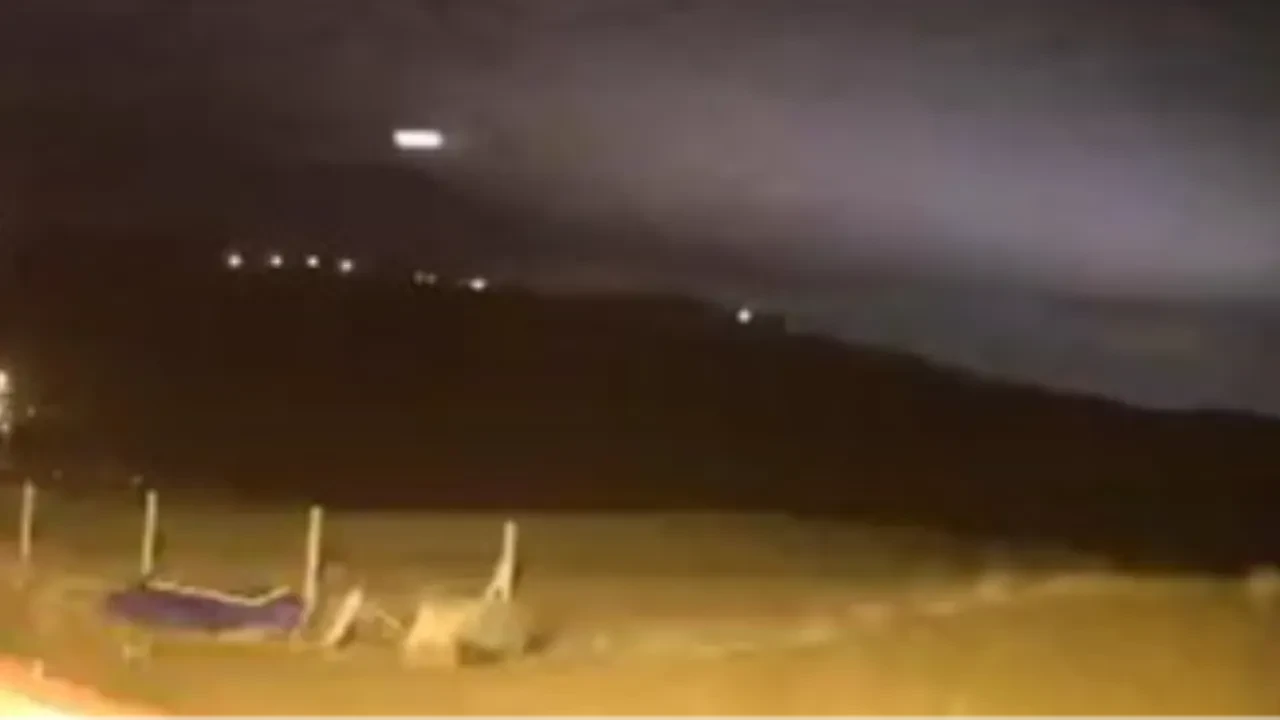 Elazığ'da meteorun düşme anı kameralara yansıdı!