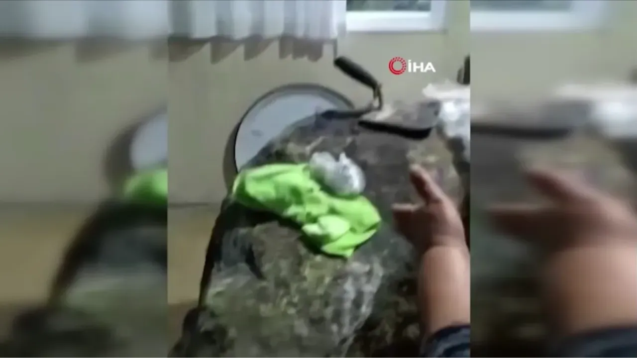 Felaketten dönüldü: Evin çatısını delen kaya parçası şok etti!