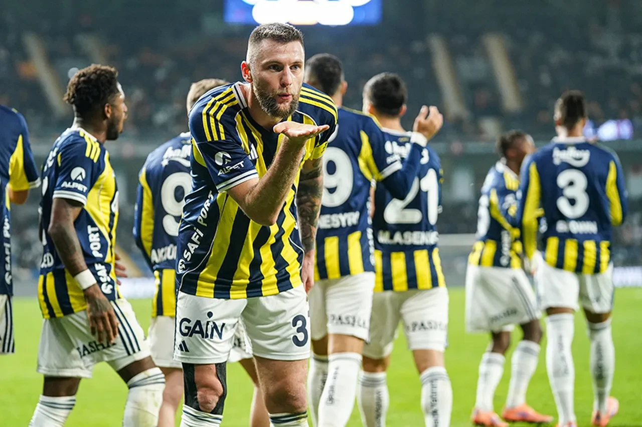 Fenerbahçe'nin kalan maçları! Son 2 UEFA Avrupa Ligi maç kaldı