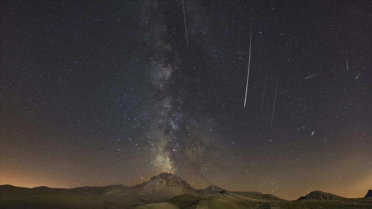 Geminid meteor yağmuru saat kaçta 13 Aralık? İstanbul, Ankara, İzmir, Antalya, Bursa'da meteor yağmuru nereden izlenir?
