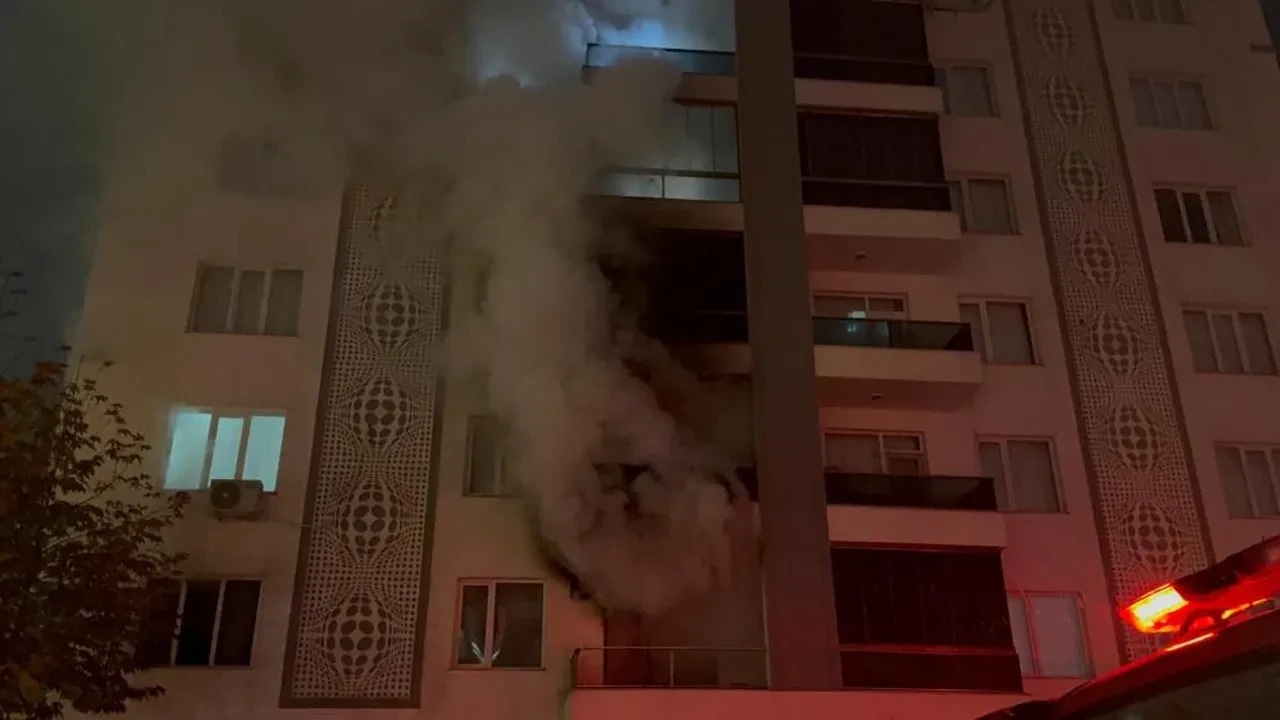 Kavga edip evi ateşe verdi! 9 katlı bina alevlere teslim oldu!  