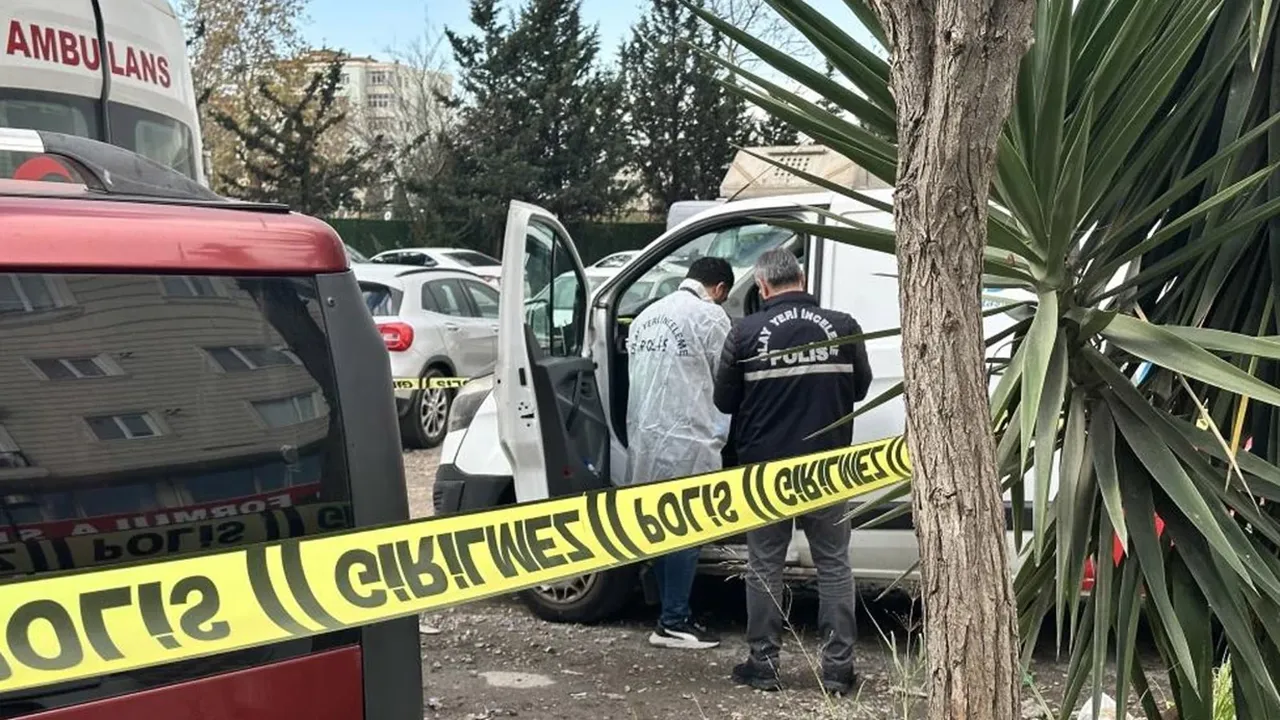 Maltepe'de korkunç olay: Kargo çalışanı aracın içinde ölü bulundu!