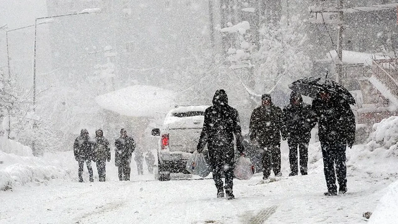 Meteoroloji'den birçok ile kar yağışı uyarısı! Tarih verildi, günlerce sürecek