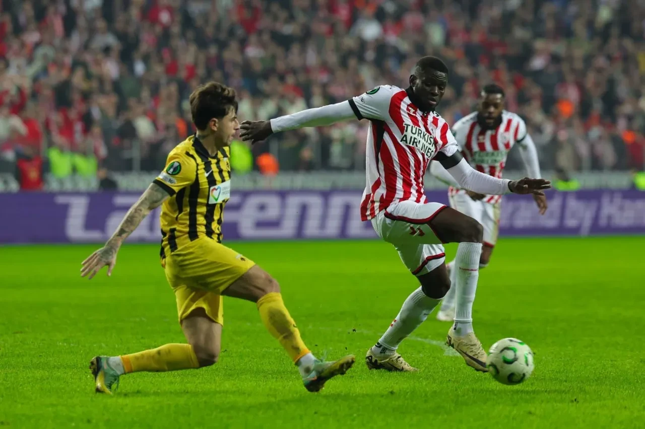 Samsunspor AEK maç sonucu kaç kaç? Samsunspor liderliği kaybetti