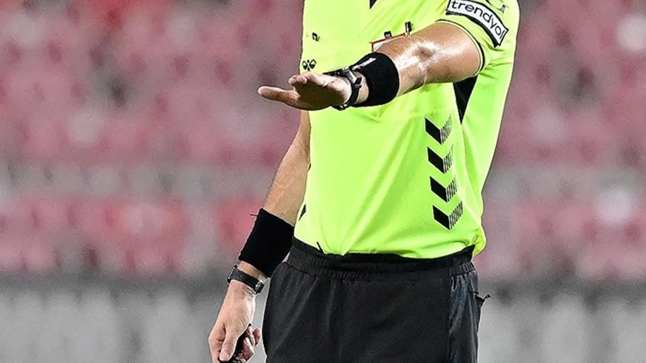 Trabzonspor-Beşiktaş maçının hakemi belli oldu